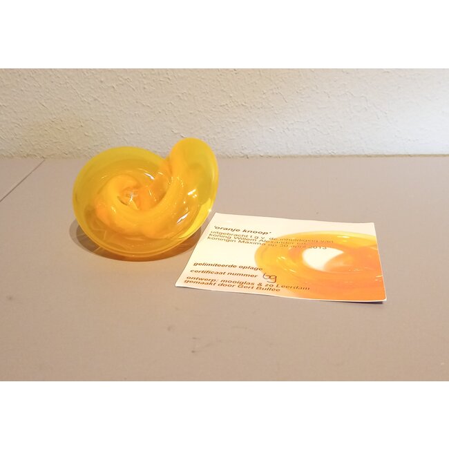 Gert Bullee - Oranje knoop object 2013