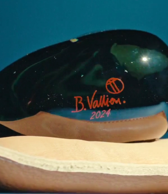 „Annual Brains 2024“ von Kosta Boda Glaskünstler Bertil Vallien