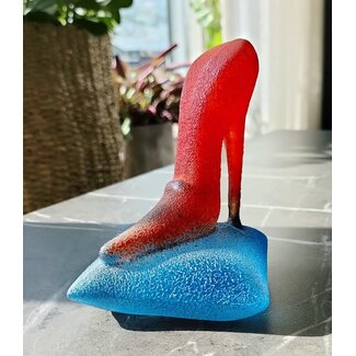 Kosta Boda Art Glass Kosta Boda glaskunst Catwalk 'Miniature Shoe red'