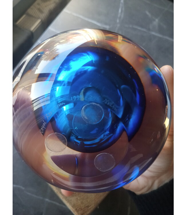 Leerdam Glaskunst - Kugel blauer Kern 2005