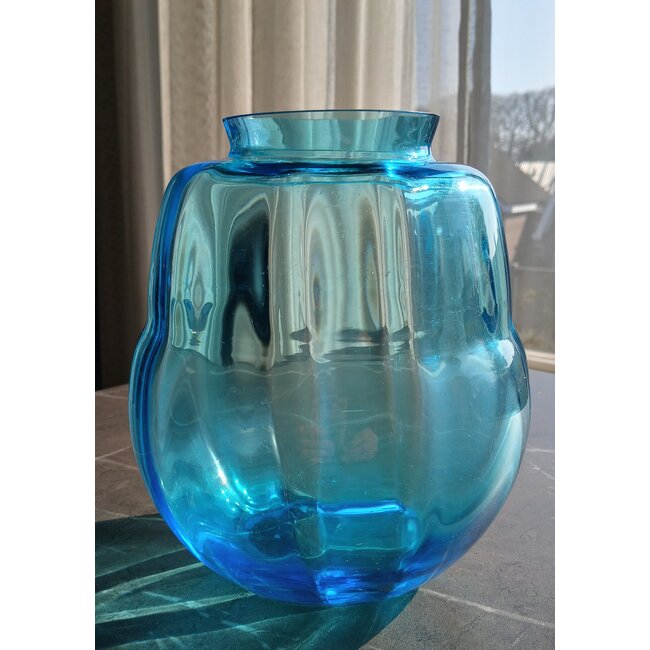 Kristalunie Maastricht - Vaas Alcyon blauw 1933