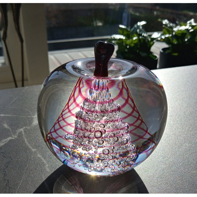 Leerdam Glasobjekt Apfel mit rosa Spirale 1990