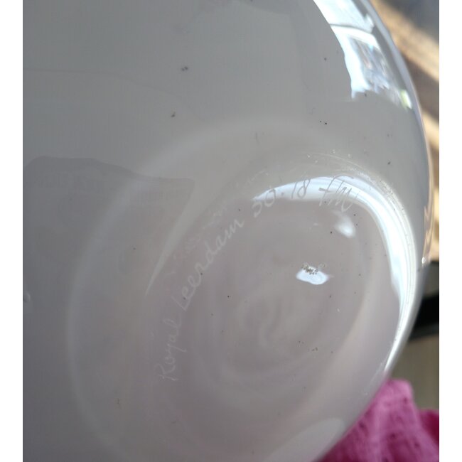 Floris Meydam Serica - Vaas bolvormig grijs en wit 1983