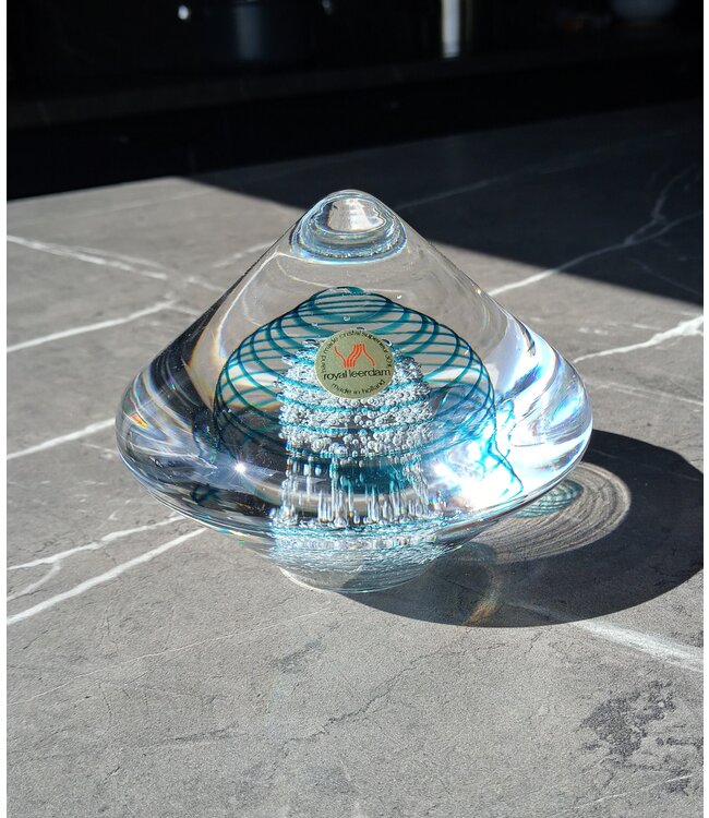 Leerdam glas object met spiraal 1990
