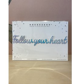 Zelfklevende quote 'follow your heart' regenboog