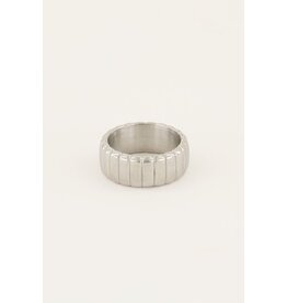 Ring met ribbels zilver