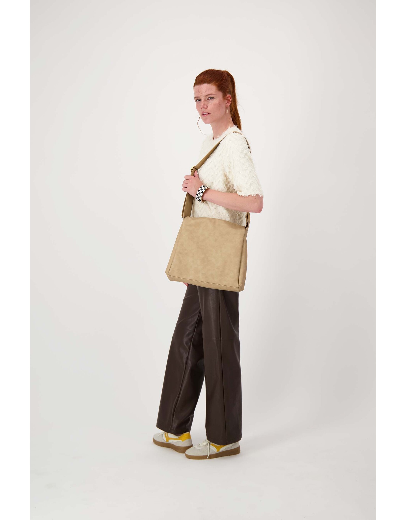 Schoudertas brede band taupe