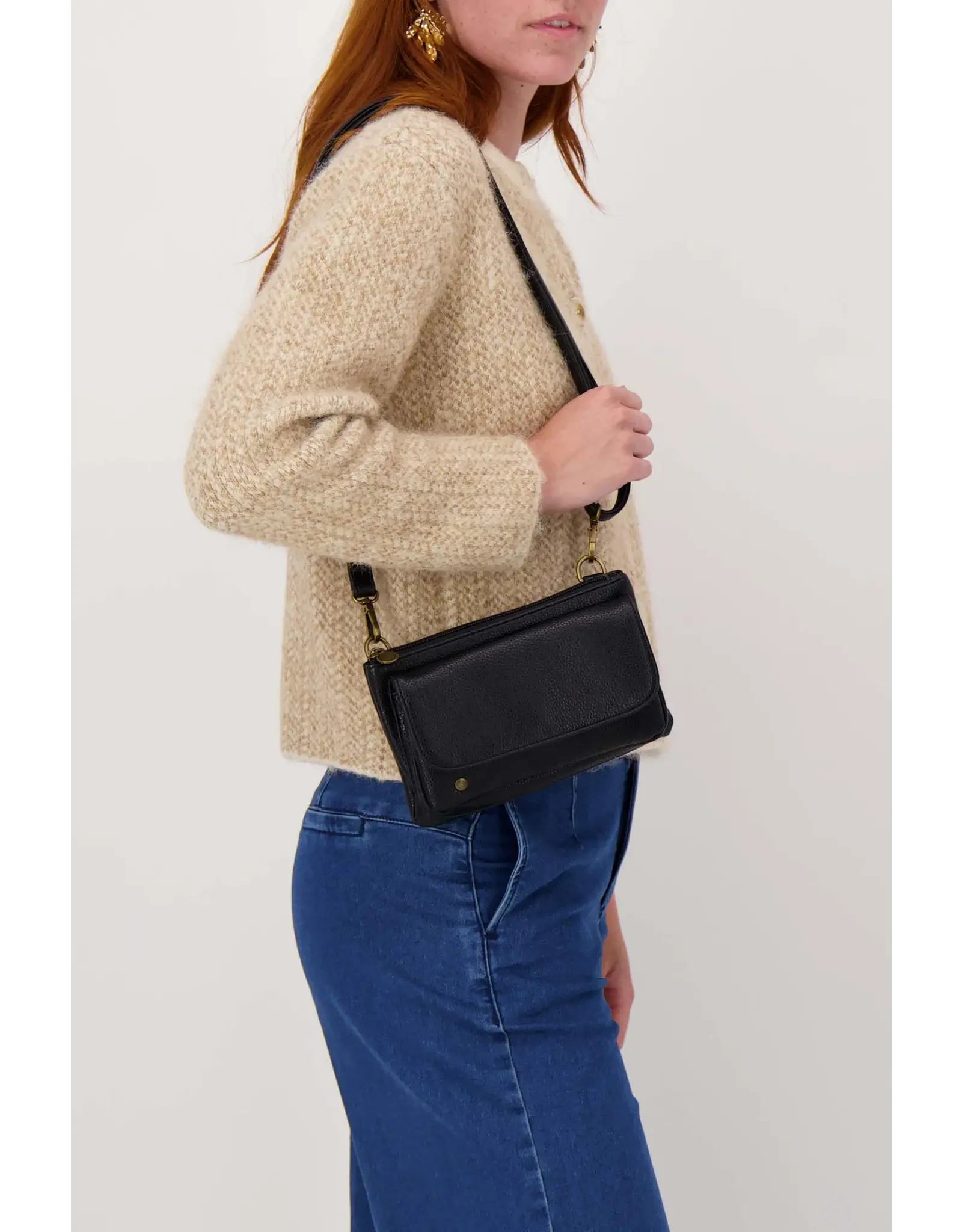 Schoudertasje met flap zwart