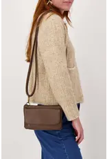 Schoudertasje met flap bruin