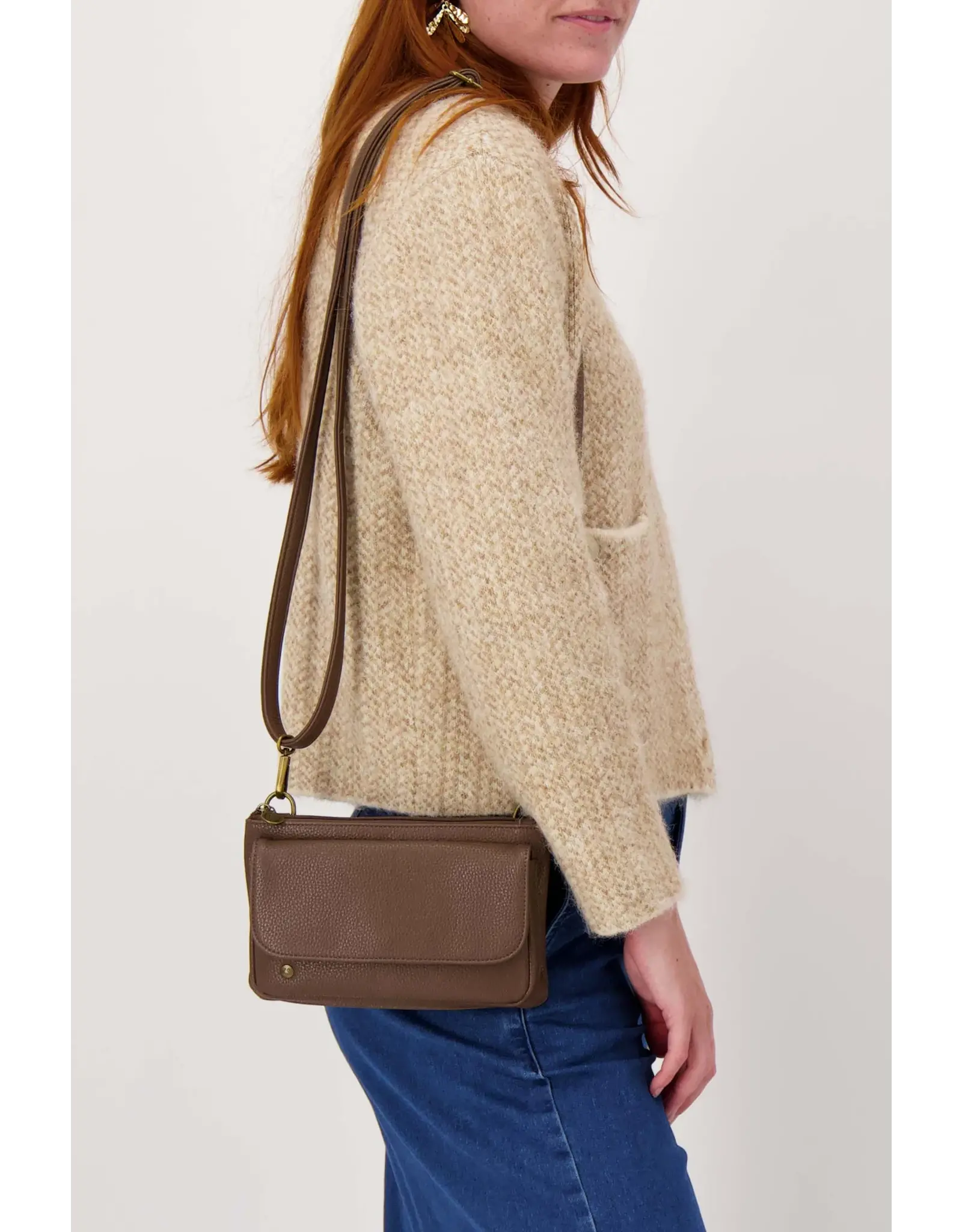 Schoudertasje met flap bruin