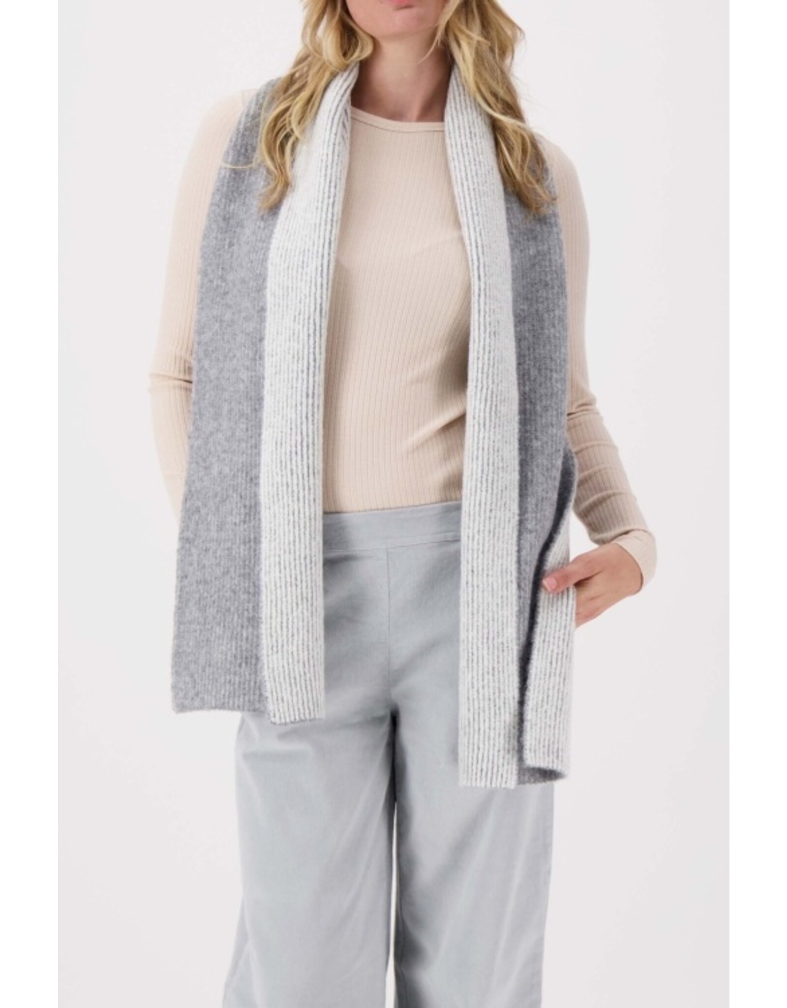 Gebreide sjaal grijs