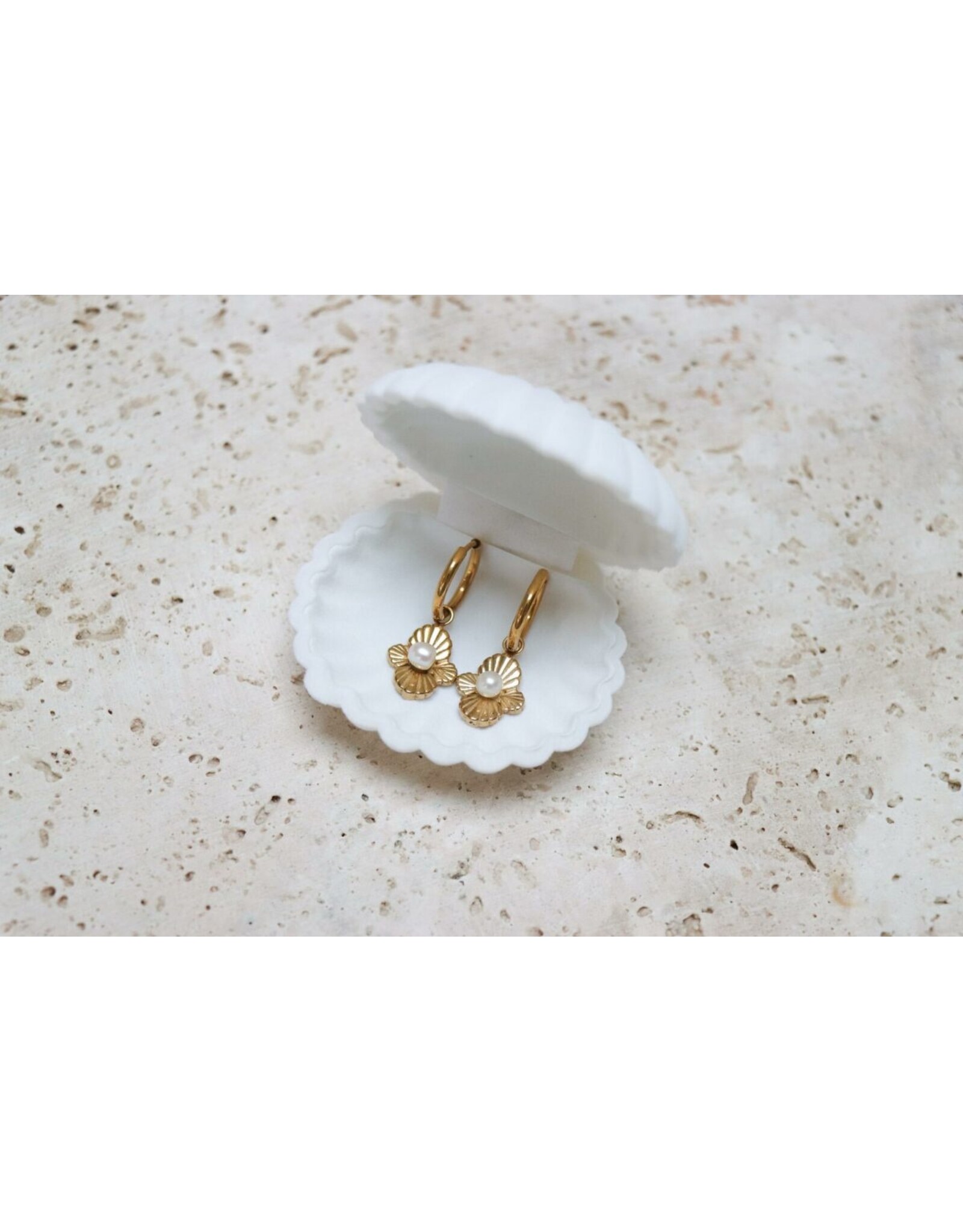 Oorbellen hidden pearl