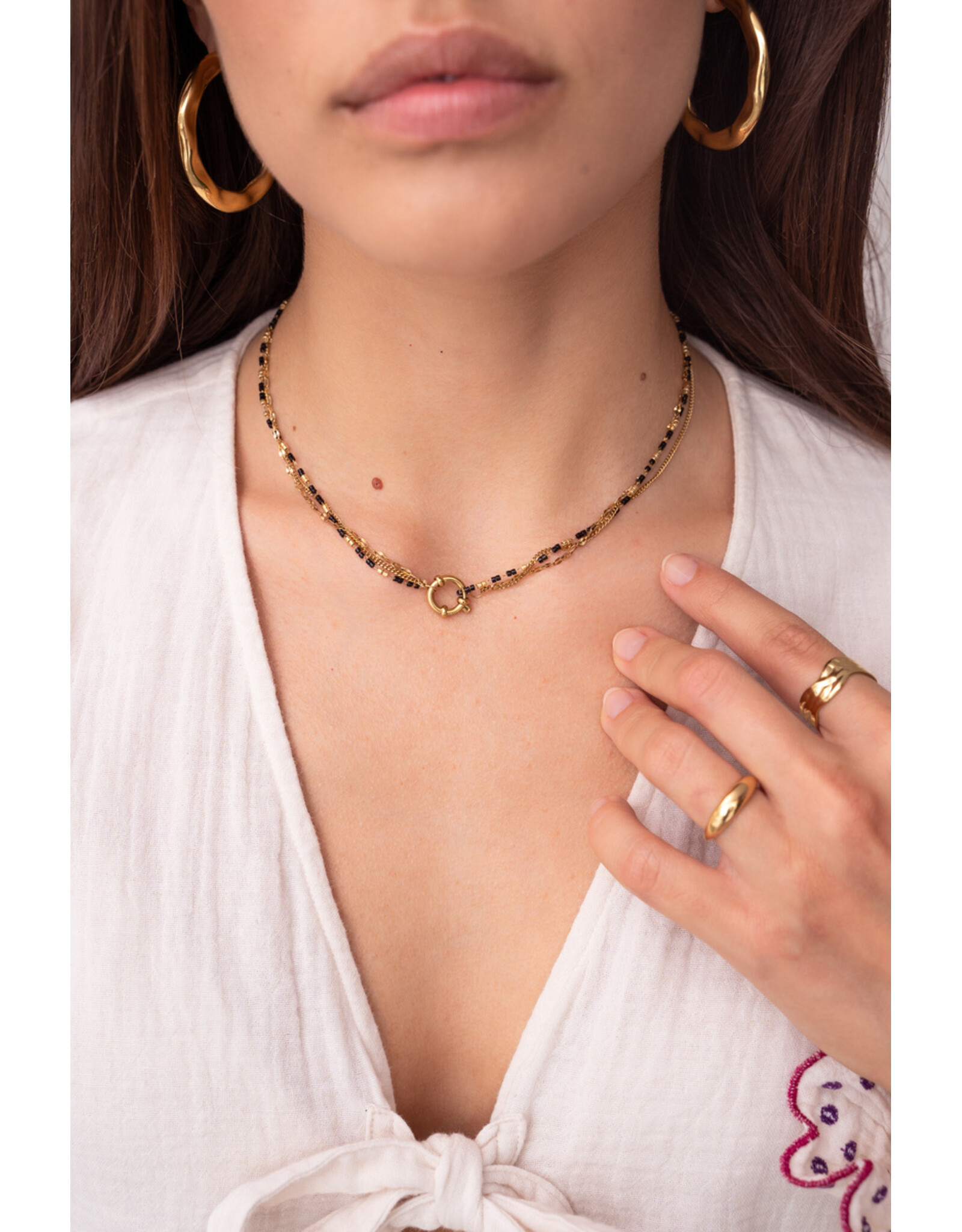 Ketting driedubbel zwarte kralen