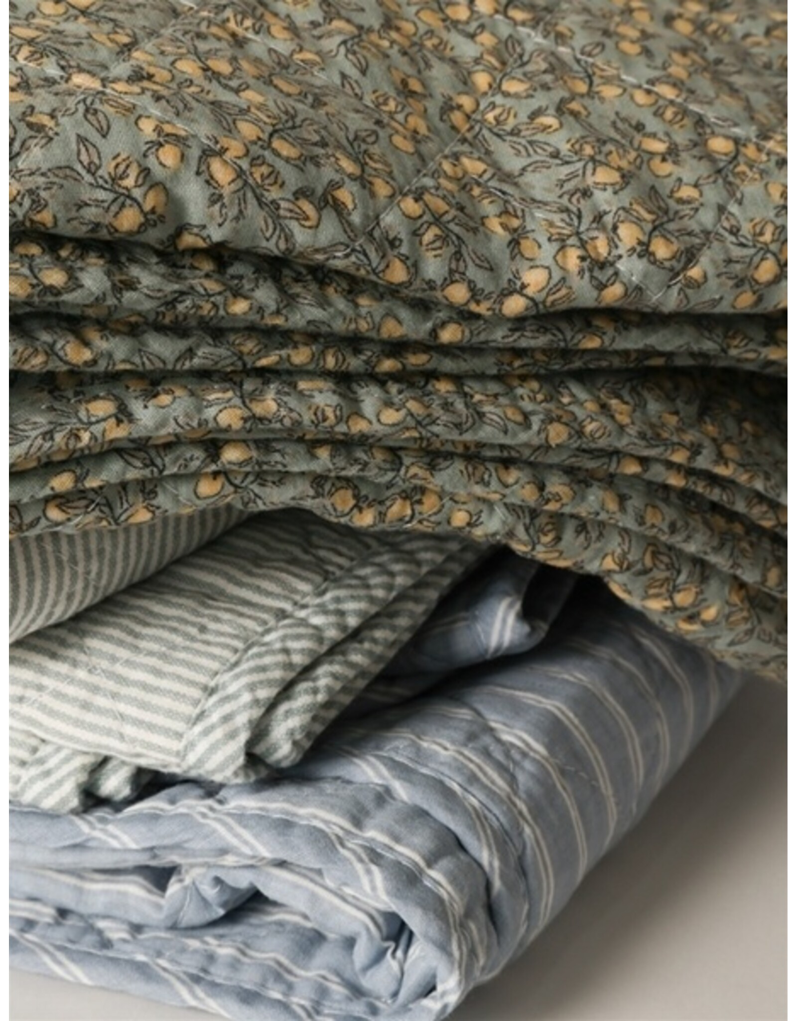 Quilt stripes ice green 180cm