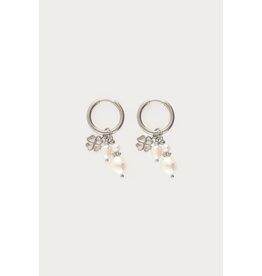 Oorringen parels klaver zilver