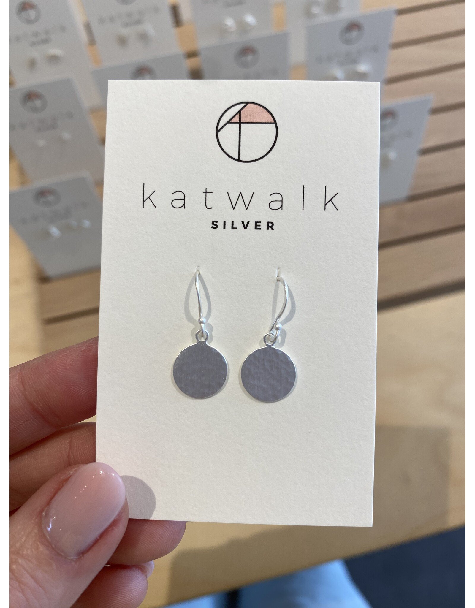 Oorhangers dot gehamerd zilver