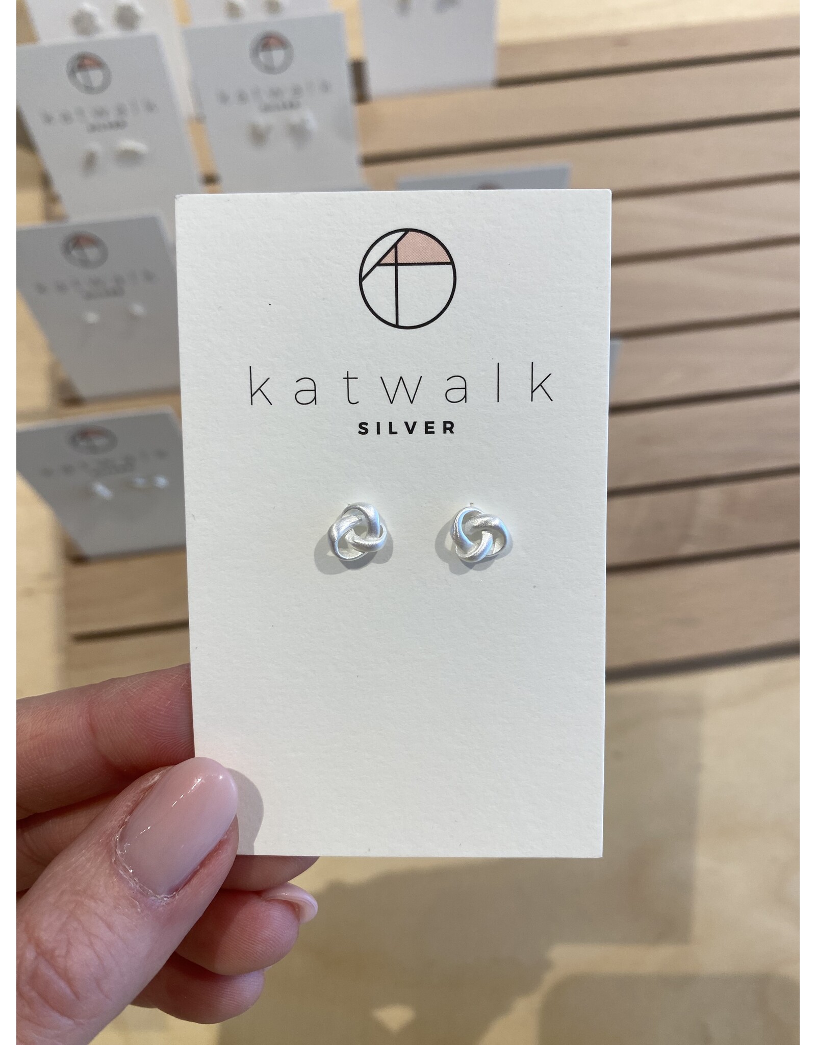 Oorstekers knoop zilver