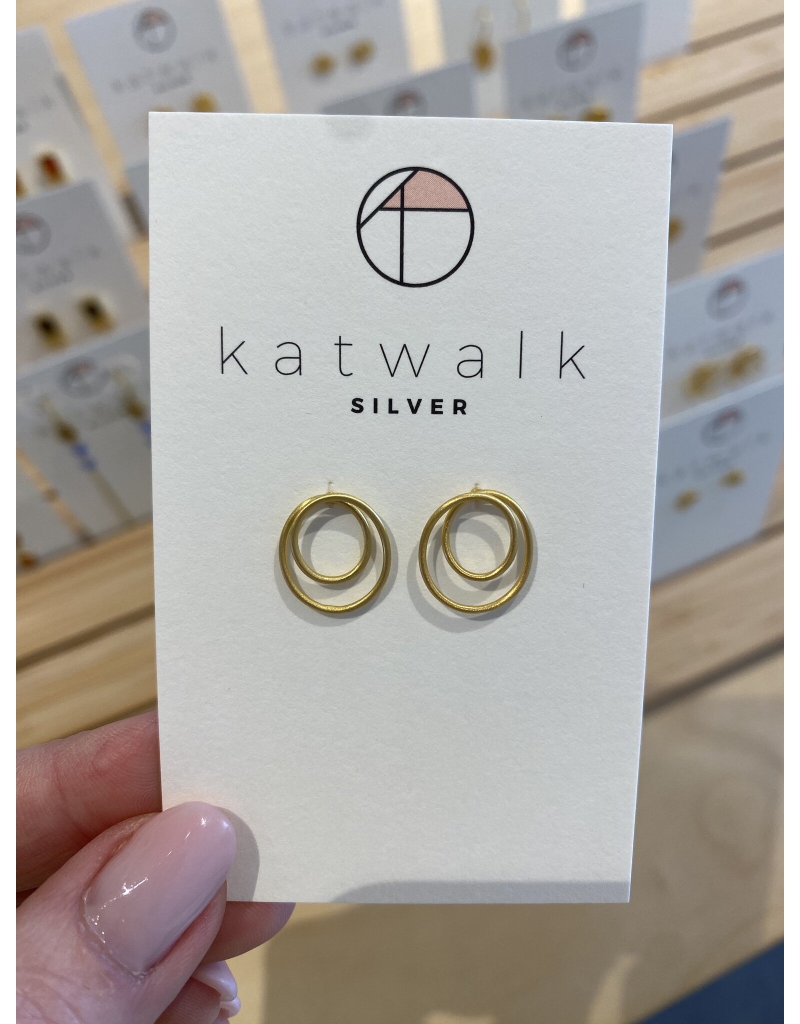 Oorstekers dubbel gedraaid goud