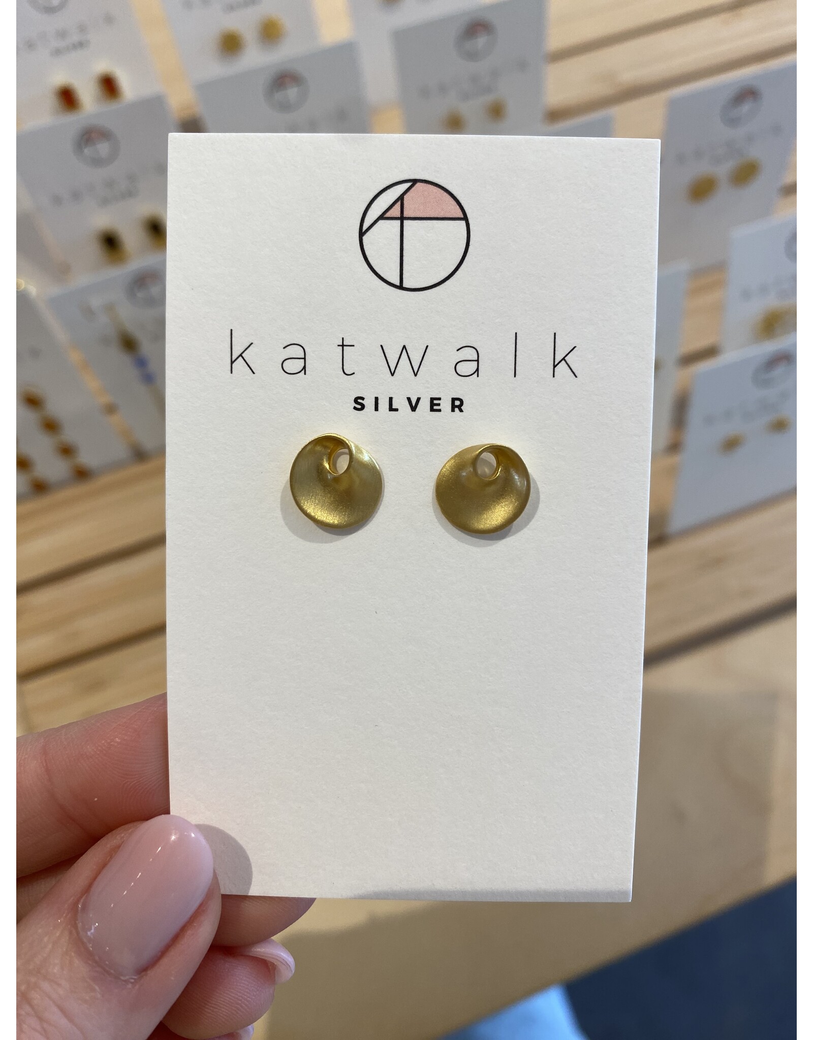 Oorstekers swirl goud