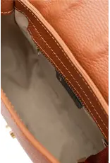 Crossbody cognac detail