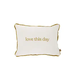 Kussen love this day