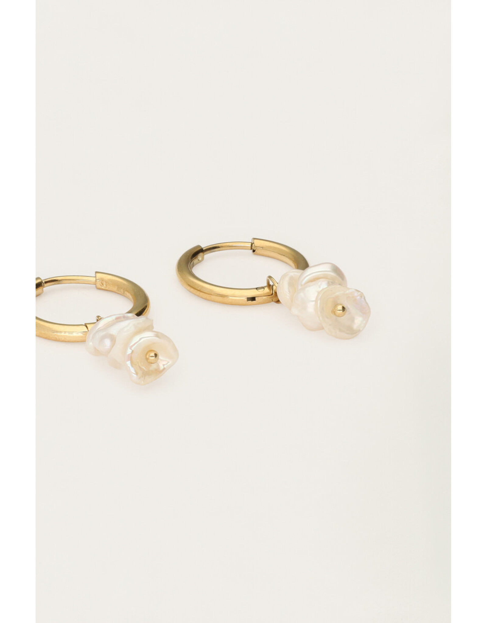 Oorringen schelp wit
