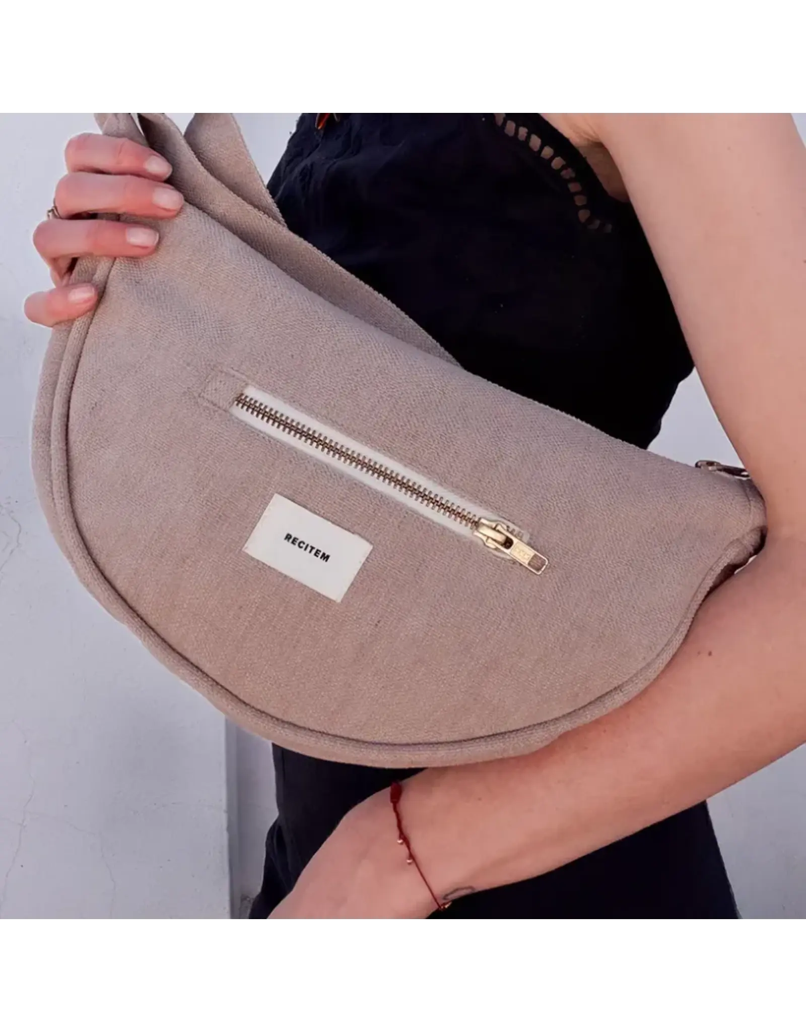 Crossbody arthur