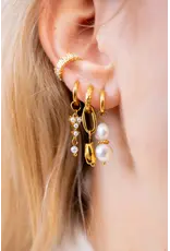 Oorring pearls 1 stuk