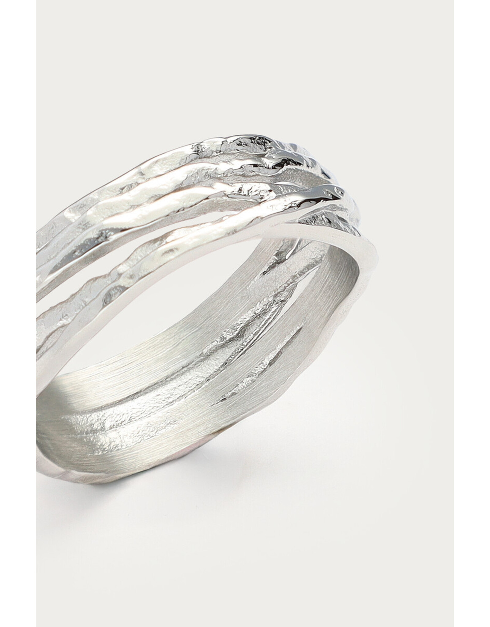 Ring draden hammered zilver