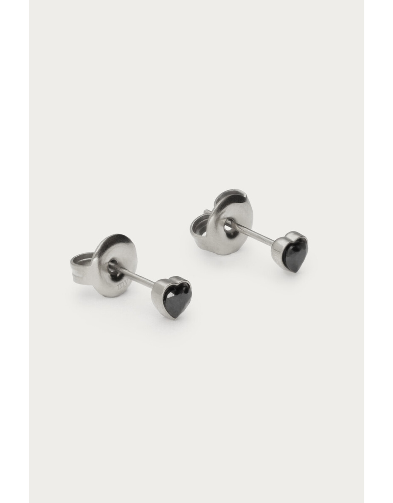 Studs hartje zwart zilver