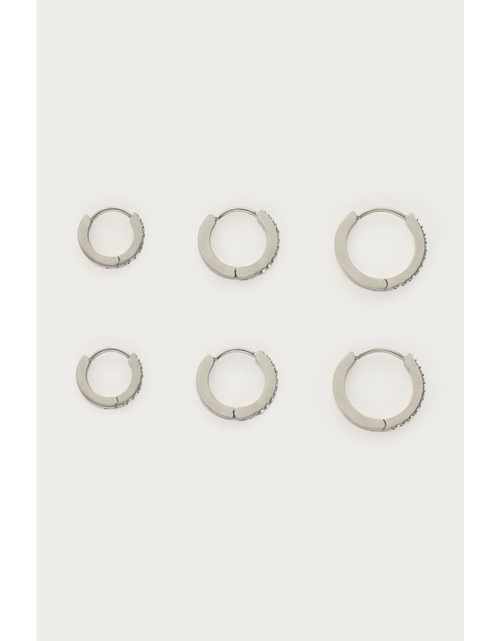 Set oorbellen rond strass zilver