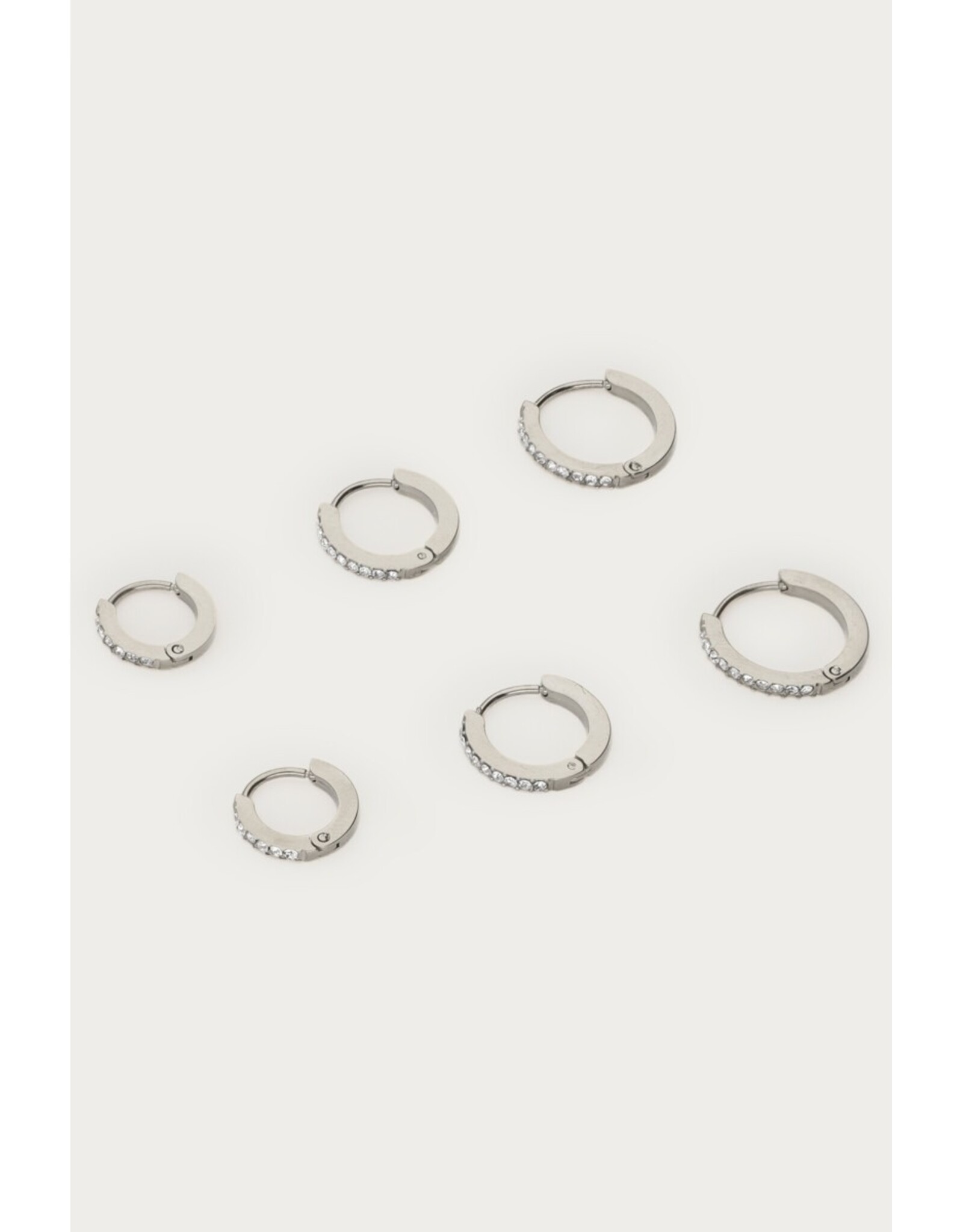 Set oorbellen rond strass zilver