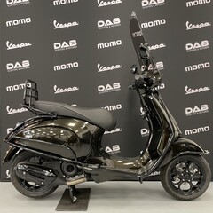 Vespa Sprint custom Python Green