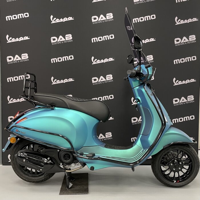 Vespa Vespa Sprint custom Opaco Green Cameleon