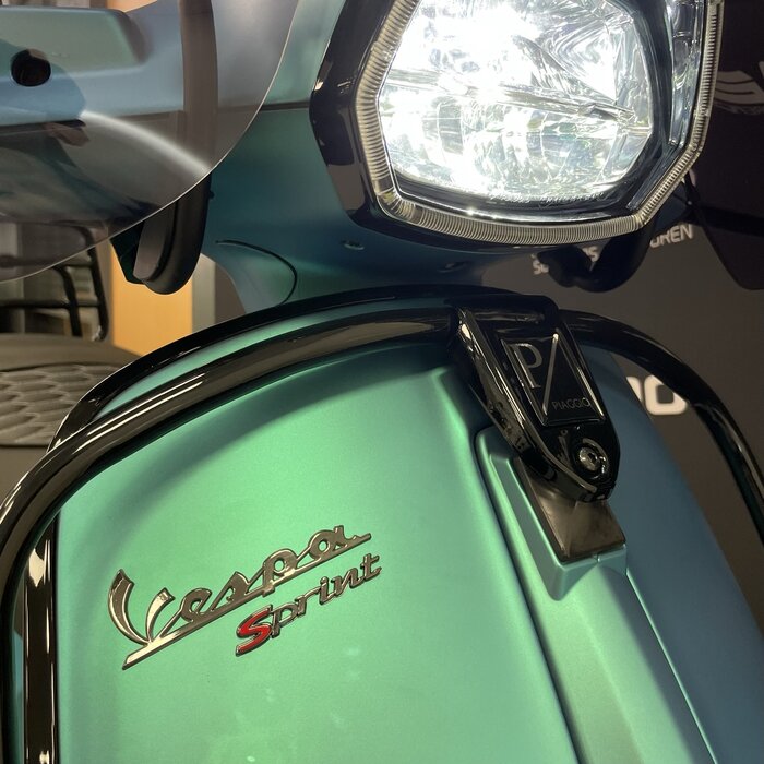 Vespa Vespa Sprint custom Opaco Green Cameleon