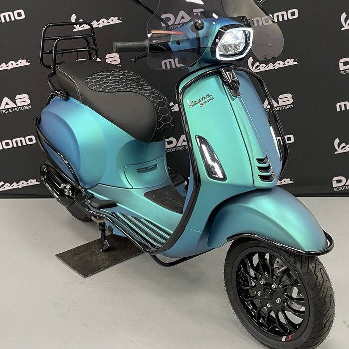 Vespa Vespa Sprint custom Opaco Green Cameleon
