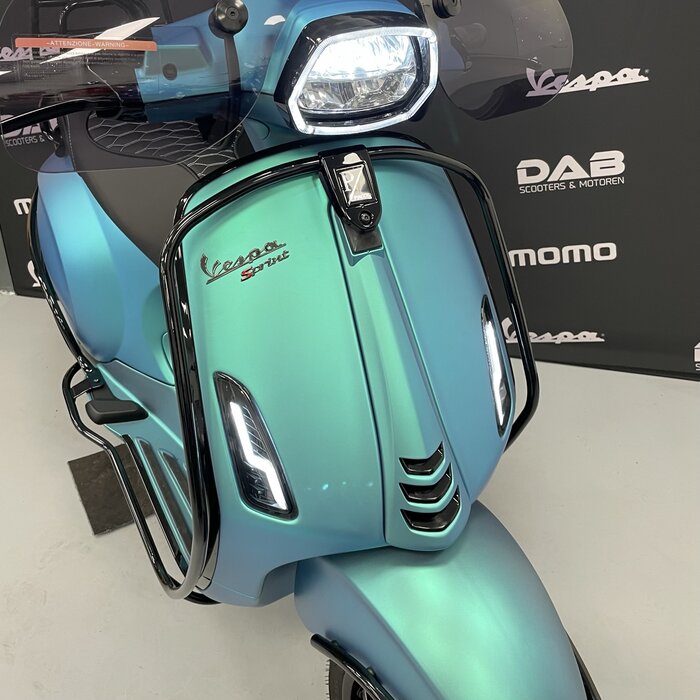 Vespa Vespa Sprint custom Opaco Green Cameleon