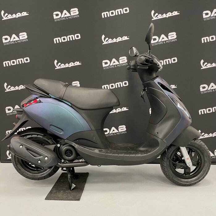 Piaggio Piaggio Zip Custom green cameleon parelmoer