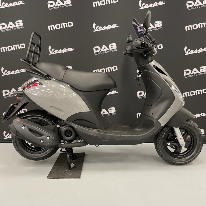 Piaggio Piaggio Zip Custom green cameleon parelmoer