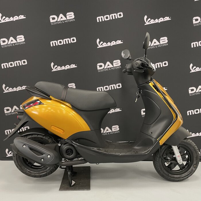 Piaggio Piaggio Zip Custom green cameleon parelmoer