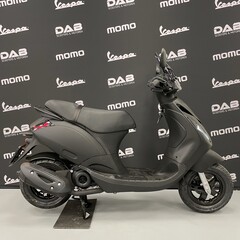 Piaggio Zip Custom E5  mat zwart
