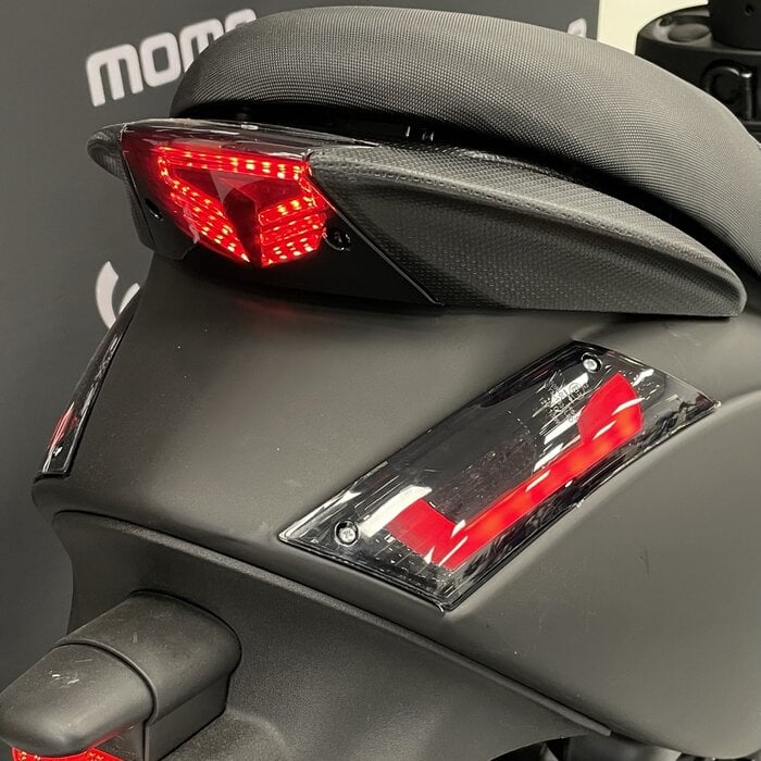 Piaggio Piaggio Zip Custom  mat zwart