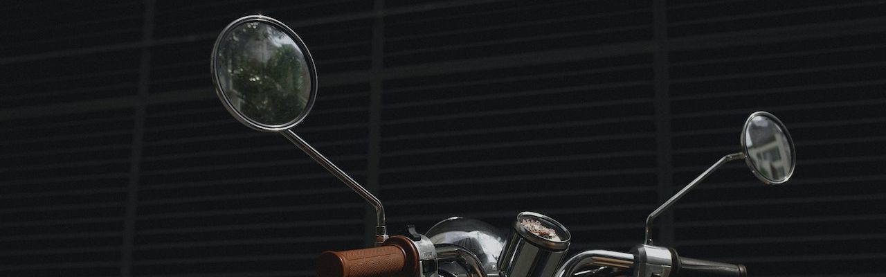 Welke spiegel is verplicht scooter?