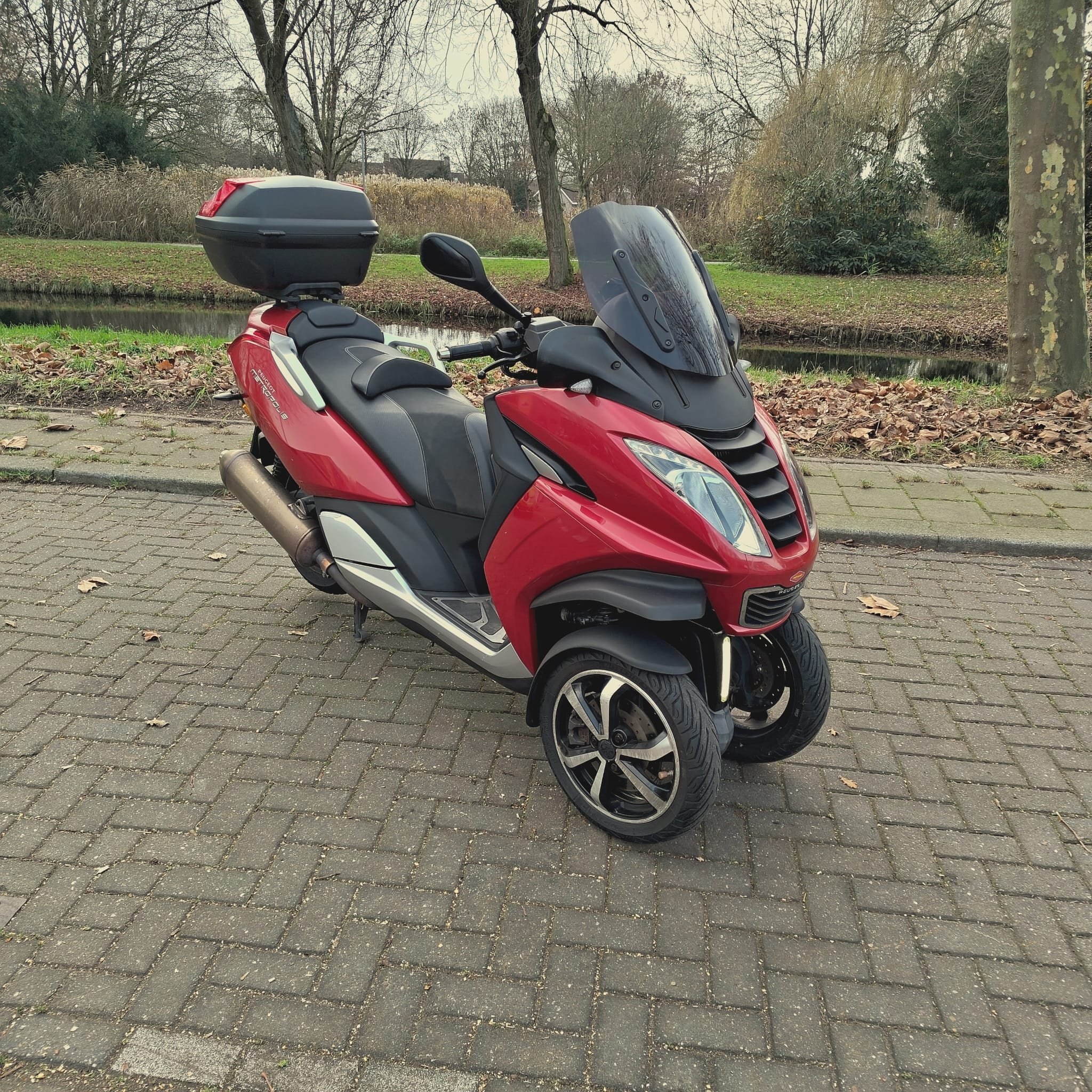 Peugeot Metropolis 400