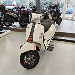Vespa GTS Super Sport 300 E5+ Bianco Innocente