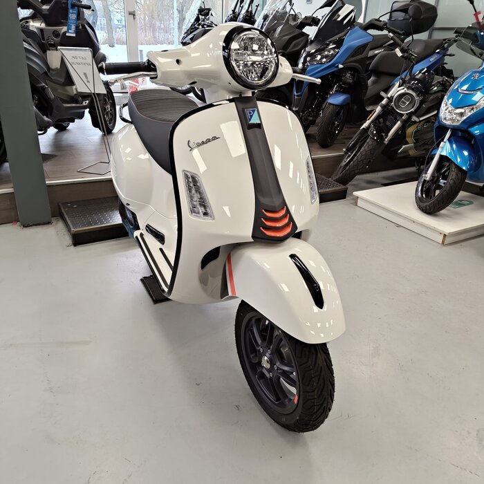 Vespa GTS Super Sport 300 E5+ Bianco Innocente