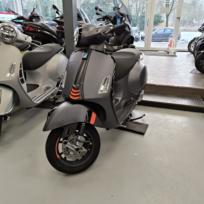 Vespa GTS Super Sport 310 E5+ Nero Convinto Matt