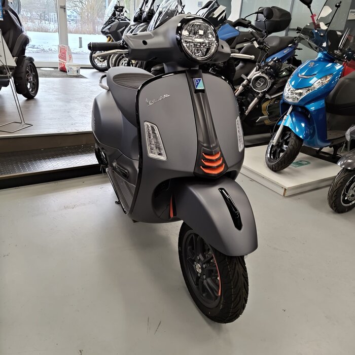 Vespa GTS Super Sport 310 E5+ Nero Convinto Matt