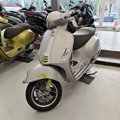 Vespa Vespa GTS Super Tech 300 Grigio Entusiasta Matt