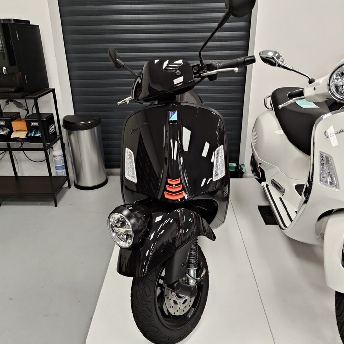 Vespa GTV 300 Nero Convinto